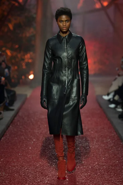 Look 1